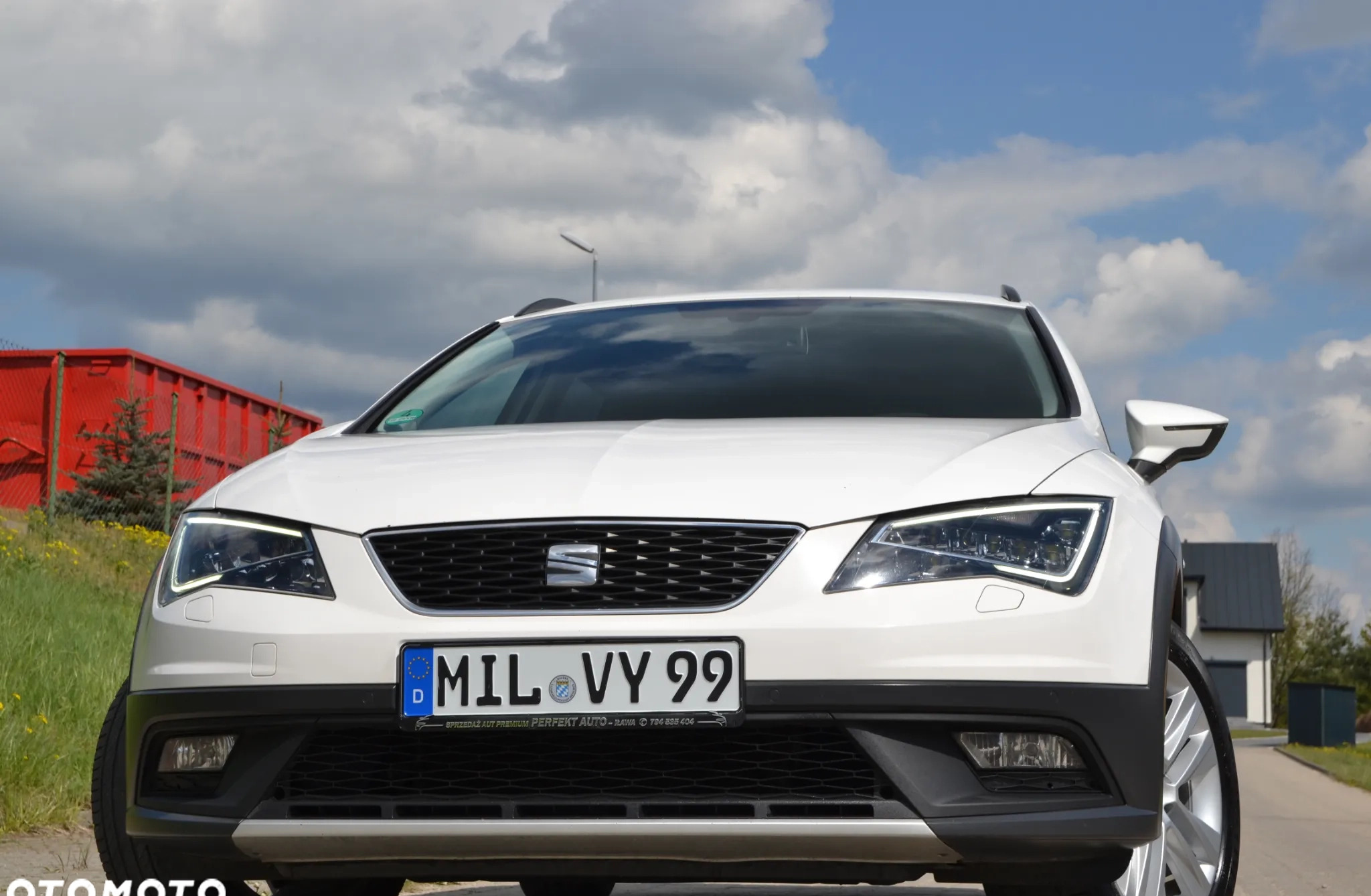 Seat Leon cena 58800 przebieg: 135404, rok produkcji 2015 z Iława małe 781